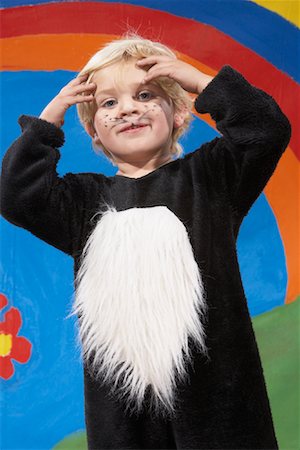 simsearch:600-01037610,k - Portrait of Boy Dressed as Skunk Fotografie stock - Premium Royalty-Free, Codice: 600-01037624