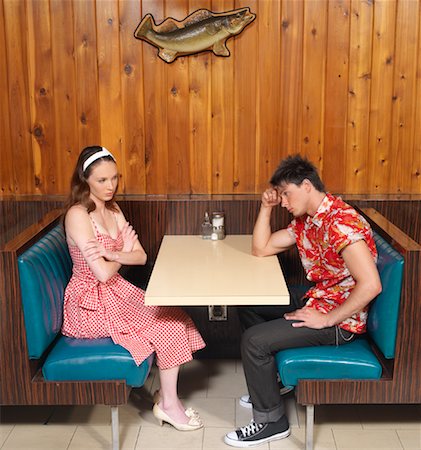 frustration vintage - Couple Sitting in Diner Foto de stock - Sin royalties Premium, Código: 600-01041431