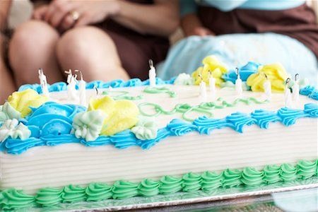 soplar velas - Birthday Cake Foto de stock - Sin royalties Premium, Código: 600-01041816