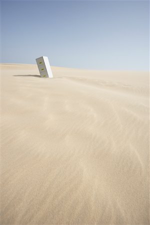 simsearch:700-00458400,k - Filing Cabinet in Desert Sand Foto de stock - Sin royalties Premium, Código: 600-01110002