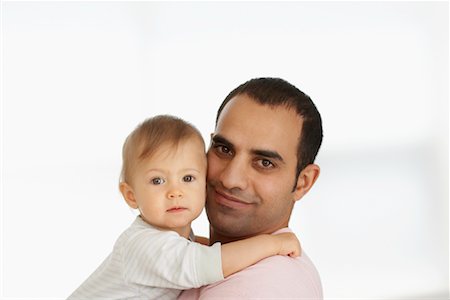 simsearch:700-00528919,k - Portrait d'un père et son bébé Photographie de stock - Premium Libres de Droits, Code: 600-01112875