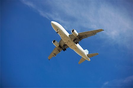 Plane Flying Stock Photo - Premium Royalty-Free, Code: 600-01124335