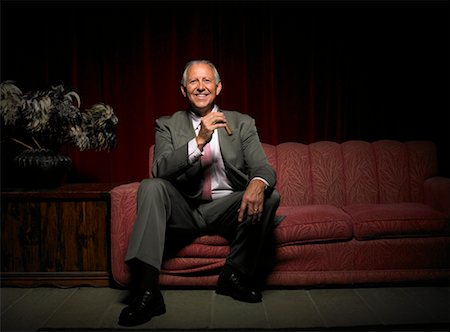 Portrait of Man with Cigar Foto de stock - Sin royalties Premium, Código: 600-01123806