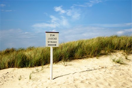 simsearch:600-02346203,k - Sign in Sand, Sylt, Germany Photographie de stock - Premium Libres de Droits, Code: 600-01123855