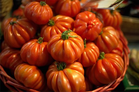 simsearch:700-02935592,k - Gros plan de tomates Photographie de stock - Premium Libres de Droits, Code: 600-01164827