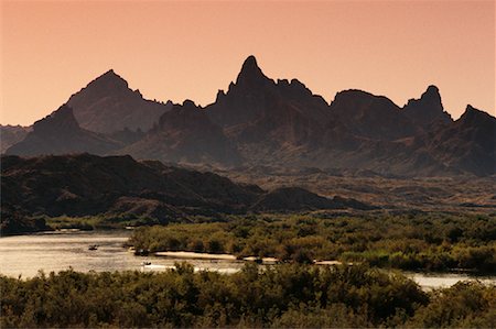 río colorado - Colorado River, Needles, California, USA Foto de stock - Sin royalties Premium, Código: 600-01164861