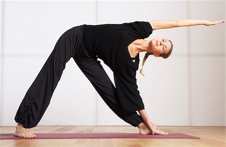 simsearch:700-02428627,k - Woman Practicing Yoga Foto de stock - Sin royalties Premium, Código: 600-01163740
