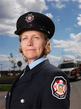 firewoman - Portrait of Firefighter Foto de stock - Sin royalties Premium, Código: 600-01172267