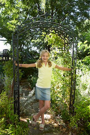 Portrait of Girl Outdoors Fotografie stock - Premium Royalty-Free, Codice: 600-01173696