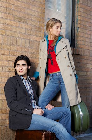 doublure (étoffe) - Portrait de Couple avec bagages Photographie de stock - Premium Libres de Droits, Code: 600-01184555
