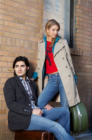 simsearch:600-01184552,k - Portrait of Couple with Luggage Foto de stock - Royalty Free Premium, Número: 600-01184556