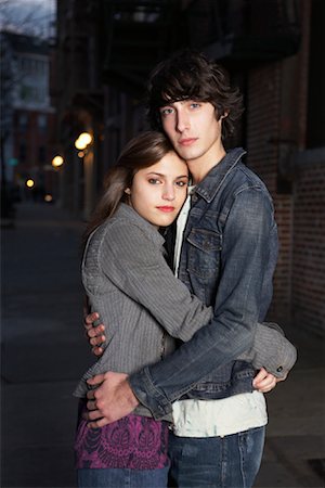 simsearch:600-01571995,k - Portrait of Young Couple Fotografie stock - Premium Royalty-Free, Codice: 600-01184621