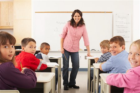 simsearch:6113-07961425,k - Students and Teacher in Classroom Stock Photo - Premium Royalty-Free, Code: 600-01184695