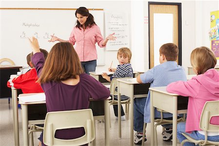 simsearch:6113-07961425,k - Students and Teacher in Classroom Stock Photo - Premium Royalty-Free, Code: 600-01184698