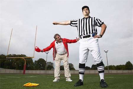 referee (male) - Coach Yelling at Referee Foto de stock - Sin royalties Premium, Código: 600-01196469