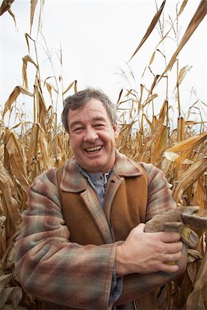 dried crop field - Farmer in Cornfield Foto de stock - Sin royalties Premium, Código: 600-01196534