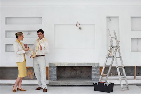 people carrying the ladder - Couple Decorating Home Stock Photo - Premium Royalty-Free, Code: 600-01196664