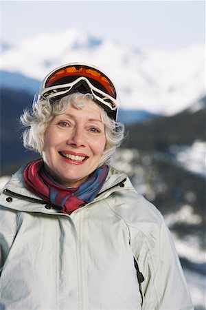 simsearch:600-01235160,k - Portrait of Woman with Skis Stock Photo - Premium Royalty-Free, Code: 600-01235158