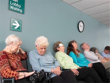 People Sleeping in Waiting Room Foto de stock - Sin royalties Premium, Código: 600-01236152