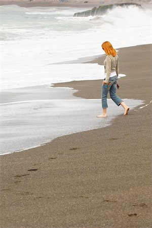 sonoma valley - Woman on Beach, Sonoma Coast, California, USA Foto de stock - Royalty Free Premium, Número: 600-01248408