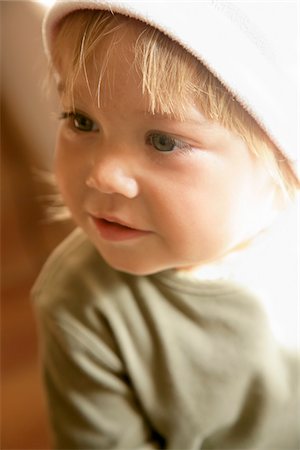 simsearch:600-00795637,k - Portrait of Little Girl Photographie de stock - Premium Libres de Droits, Code: 600-01260140
