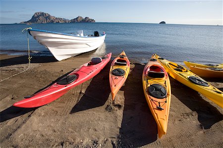 Kayaks, mer de Cortez, échoués sur les plages Baja, Mexique Photographie de stock - Premium Libres de Droits, Code: 600-01275472