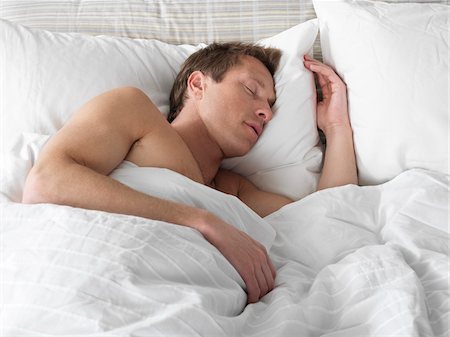 pectoraux - Man Asleep in Bed Photographie de stock - Premium Libres de Droits, Code: 600-01295814