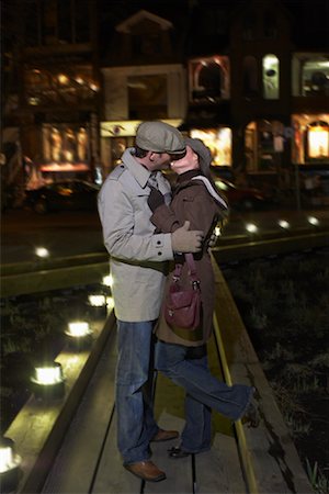 simsearch:700-00683414,k - Couple Kissing Stock Photo - Premium Royalty-Free, Code: 600-01295904