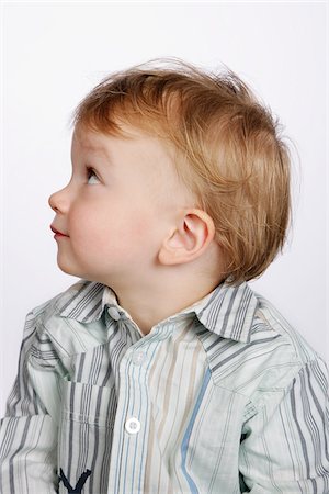 simsearch:700-02080570,k - Portrait of Boy Photographie de stock - Premium Libres de Droits, Code: 600-01344743
