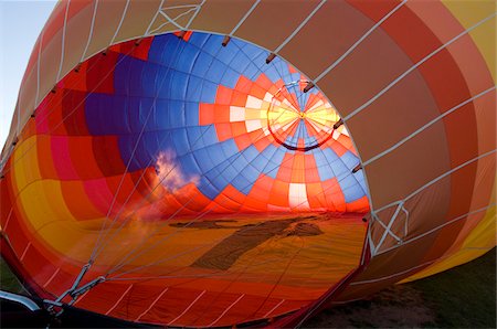 simsearch:400-07975717,k - Hot Air Balloon Foto de stock - Sin royalties Premium, Código: 600-01345735