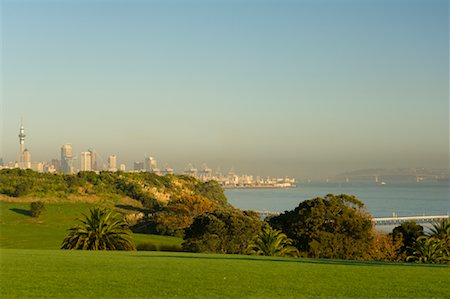 suburban sky - Okahu Bay and Skyline, Auckland, North Island, New Zealand Foto de stock - Sin royalties Premium, Código: 600-01458254