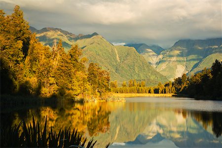 Lake Matheson, Westland, South Island, New Zealand Stock Photo - Premium Royalty-Free, Code: 600-01458350