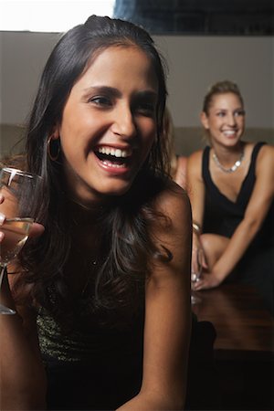 discotequero - Women at Nightclub Foto de stock - Sin royalties Premium, Código: 600-01459239