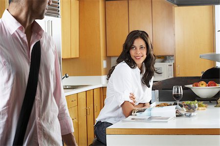 simsearch:600-01463690,k - Portrait of Couple in Kitchen Photographie de stock - Premium Libres de Droits, Code: 600-01463702