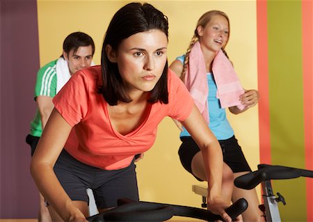 Group of People Using Exercise Bicycles Foto de stock - Sin royalties Premium, Código: 600-01494758