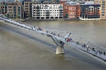 Millennium Bridge Over the River Thames, London, England Stock Photo - Premium Royalty-Free, Code: 600-01540987