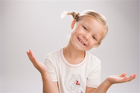 simsearch:600-06334305,k - Portrait of Little Girl Stock Photo - Premium Royalty-Free, Code: 600-01575605