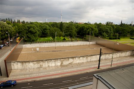 No Man's Land at the Berlin Wall, Berlin, Germany Stock Photo - Premium Royalty-Free, Code: 600-01579353