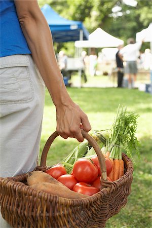 fresh food market - Woman Carrying Vegetables Stock Photo - Premium Royalty-Free, Code: 600-01586354