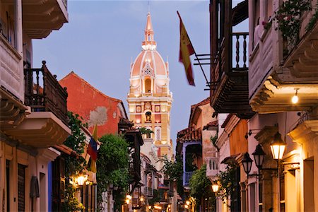 Cathédrale de Carthagène et la scène de rue, Cartagena, Colombia Photographie de stock - Premium Libres de Droits, Code: 600-01594006