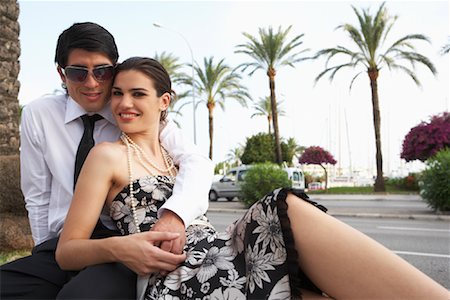 spanish male dress - Couple en plein air Photographie de stock - Premium Libres de Droits, Code: 600-01593743