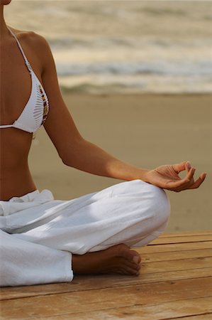 simsearch:700-01694497,k - Frau tun Yoga am Strand Stockbilder - Premium RF Lizenzfrei, Bildnummer: 600-01606493