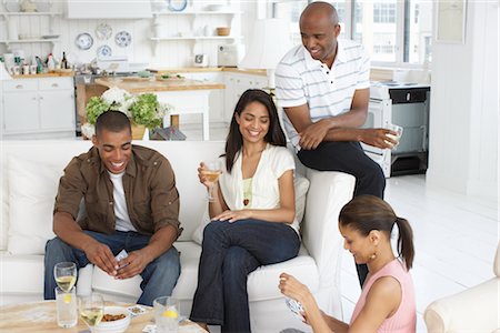 diverse group of friends - Couples Playing Cards Foto de stock - Sin royalties Premium, Código: 600-01614126