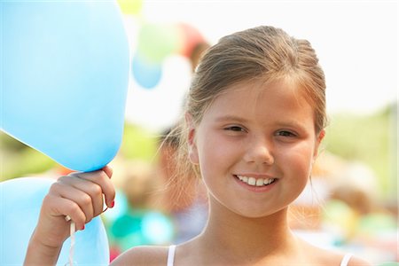 Girl Holding Balloon Foto de stock - Sin royalties Premium, Código: 600-01614162