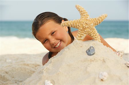 Portrait of Girl on Beach Foto de stock - Sin royalties Premium, Código: 600-01614225