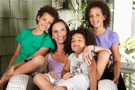 front porch - Portrait of Mother and Children Stock Photo - Premium Royalty-Free, Code: 600-01614303