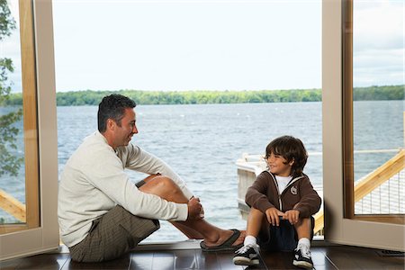 se regarder l'un l'autre - Portrait of Father and Son Photographie de stock - Premium Libres de Droits, Code: 600-01614713