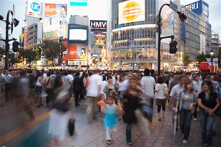 piéton (homme) - Rue passage de personnes à la gare de Shibuya, Tokyo, Japon Photographie de stock - Premium Libres de Droits, Code: 600-01632884