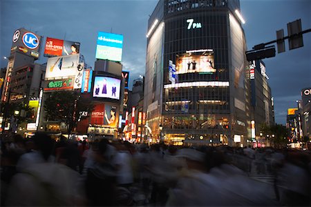 shibuya - Rue passage de personnes à la gare de Shibuya, Tokyo, Japon Photographie de stock - Premium Libres de Droits, Code: 600-01632886