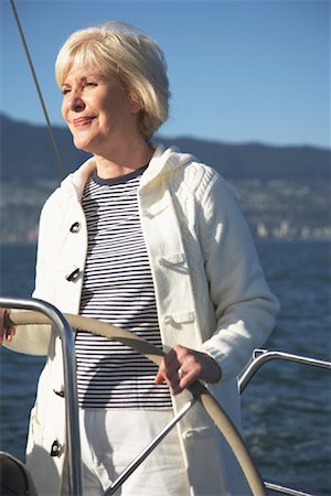 single old woman - Woman Sailing Foto de stock - Sin royalties Premium, Código: 600-01633252